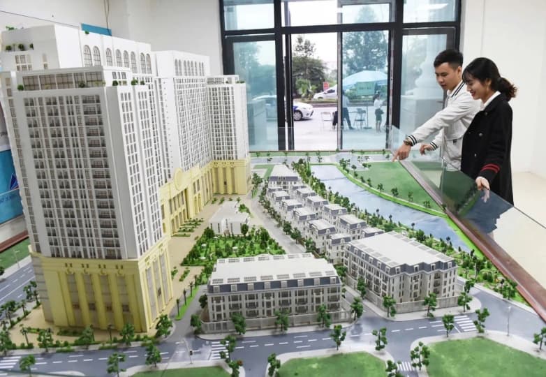 Real estate firms sell bonds worth $402 million in May