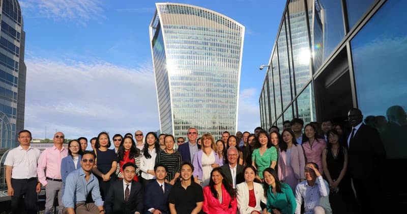 Newly-established association hoped to boost Viet Nam-UK financial ties