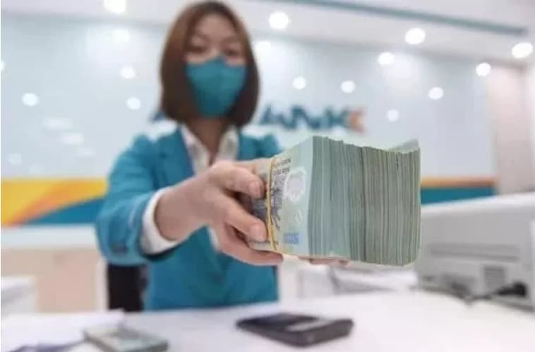 Reference exchange rate at 25,052 VND, up 4 VND on June 30