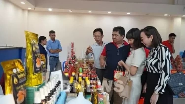 Vietnam OCOPEX 2025 features 300 booths from over 150 enterprises