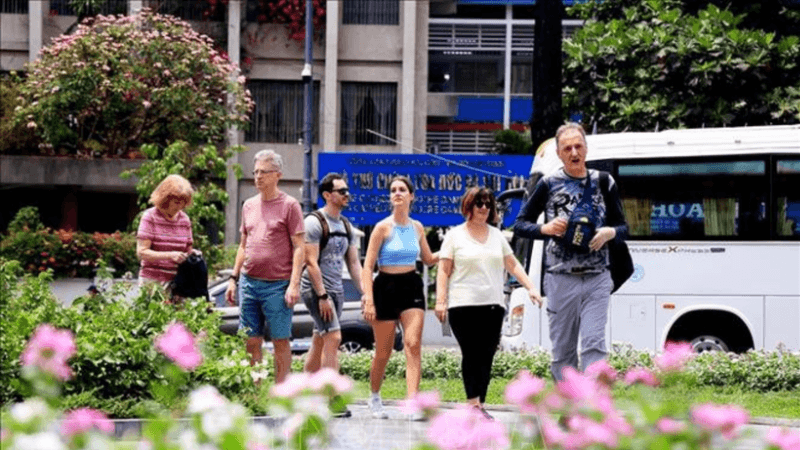 Viet Nam eyes more attractive, welcoming visa regime