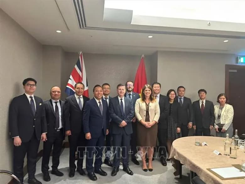 Vietnam, UK strengthen economic cooperation