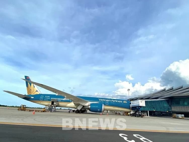 Vietnam Airlines adjusts flights due to complicated developments of Typhoon Wipha