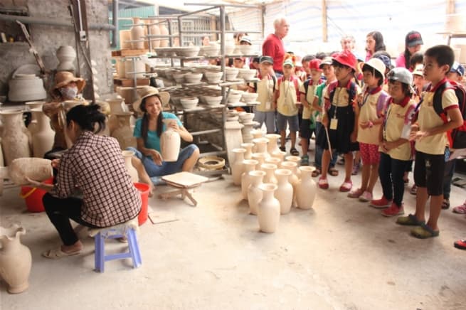 Bat Trang Promotes Advantages to Create Premium Products