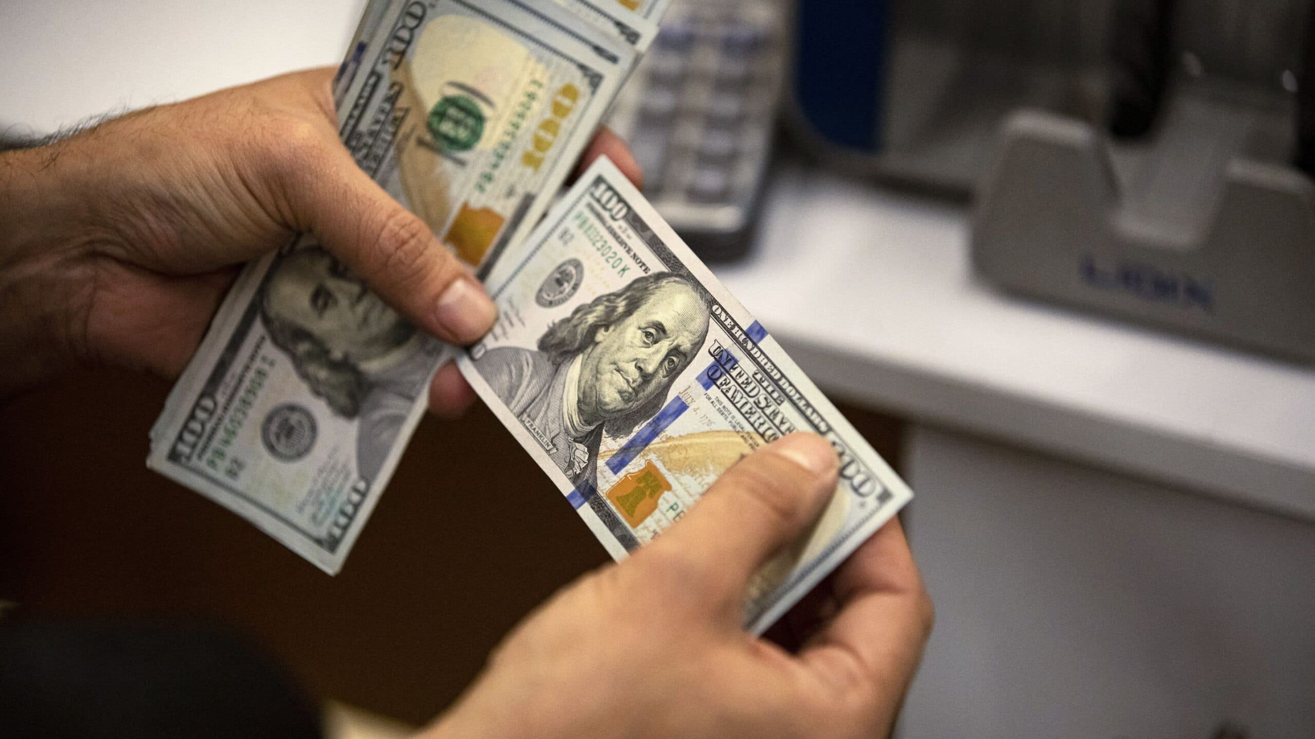 Reference exchange rate continues at 25,228 VND/USD, going up 22 VND