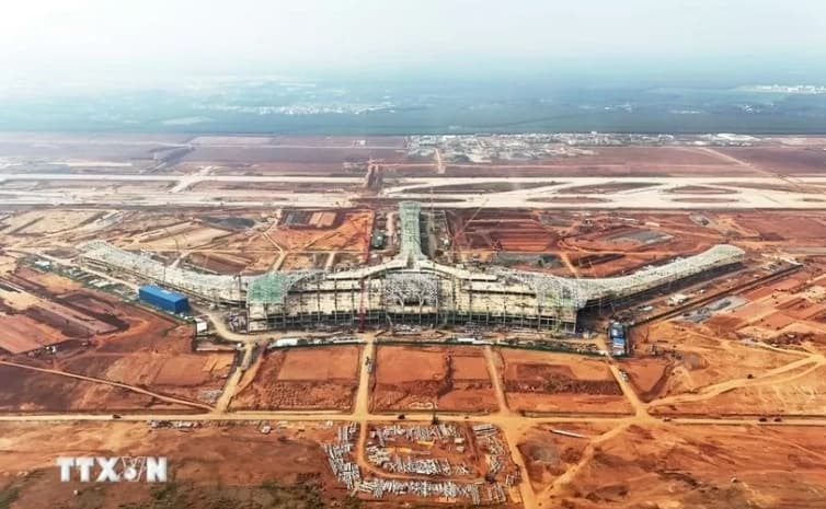 Vietnam to boost railway, aviation cooperation with the UK