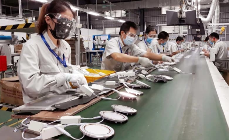 US tariffs prompt Vietnam firms to diversify export markets