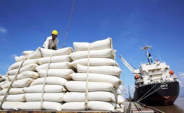 Vietnam Surpasses Thailand to Become World's Second-largest Rice Exporter