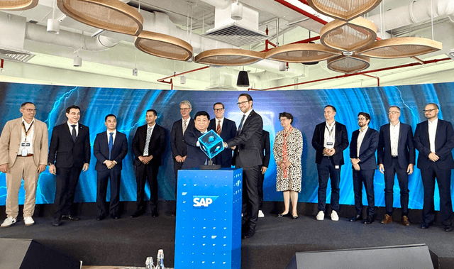 World's largest enterprise software company opens R&D Labs in Viet Nam