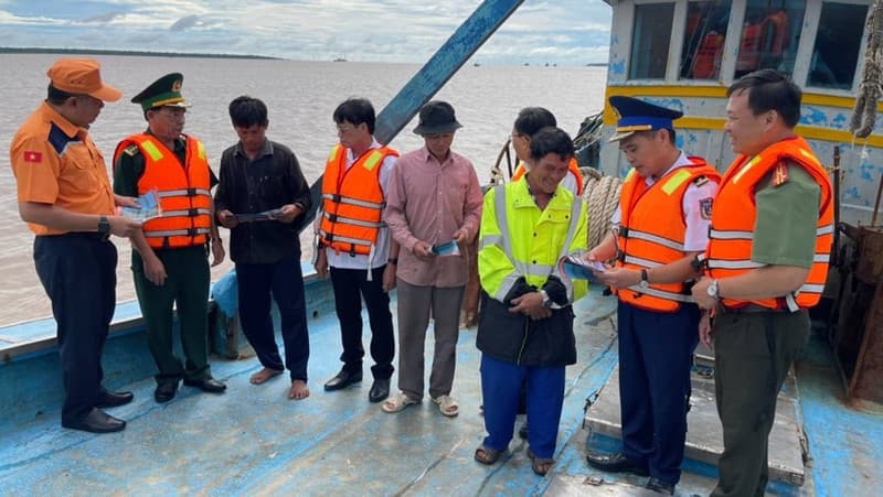 Vinh Long intensifies action to curb IUU fishing
