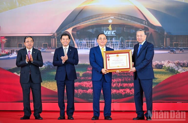 Vingroup awarded First-Class Labour Order for National Exposition Centre