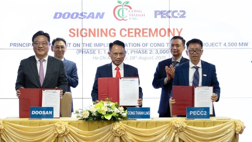 Principle agreement signed for 4,500 MW LNG power project in central Vietnam