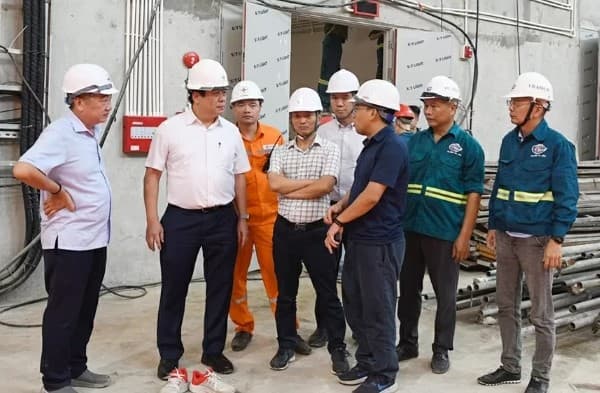 Units 1 and 2 of Hoa Binh Hydropower Plant Expansion Project actively complete installation for national energy security