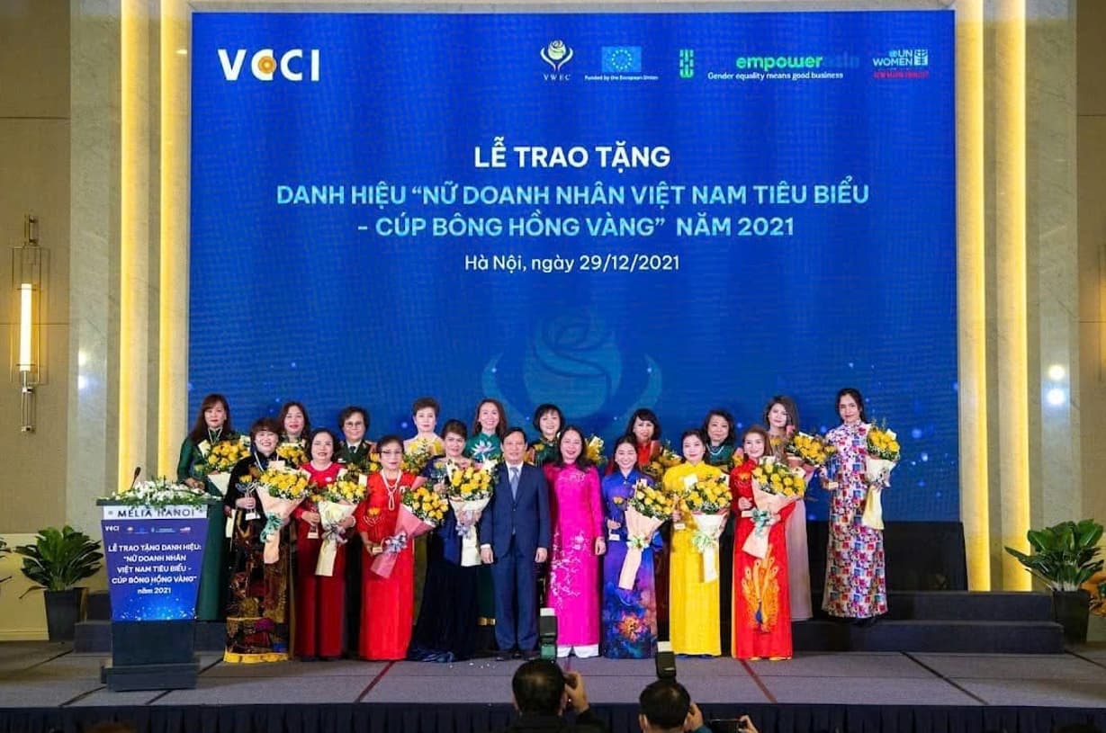 Judging the title "Outstanding Vietnamese Businesswoman - Golden Rose 2025"