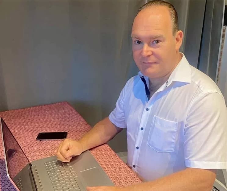 Vietnam turns challenges into opportunities, writing new chapter of history: Brussels lecturer