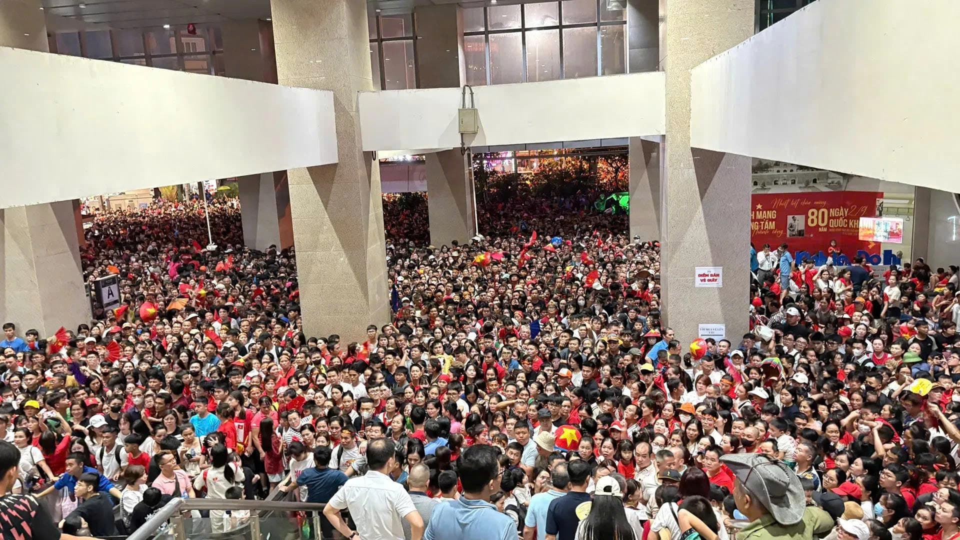 Hanoi metro line posts record ridership during National Day holiday