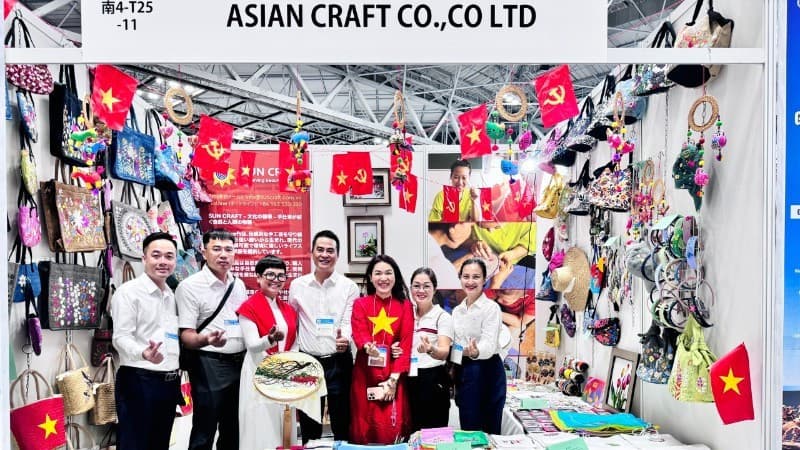 Ha Noi handicrafts showcased at Tokyo International Gift Show 2025