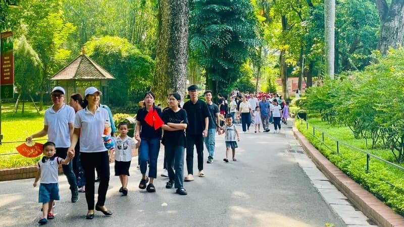 Viet Nam welcomes 5.5 million tourists during National Day holiday