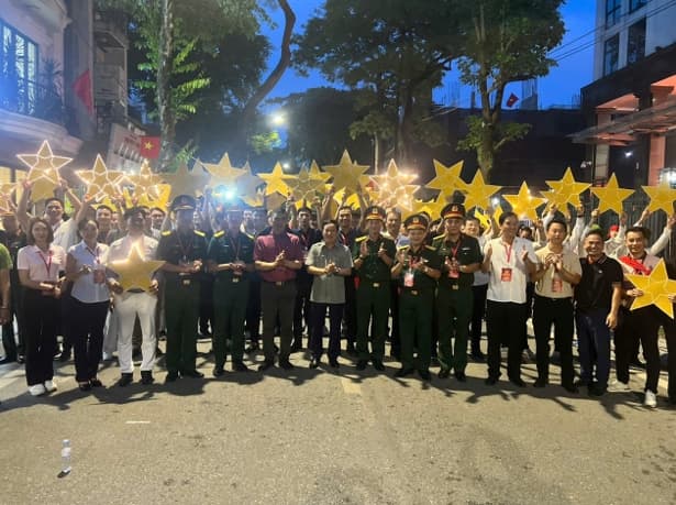 Vietnamese Businessmen's Bloc Jointly Practices Parade, A80 Parade