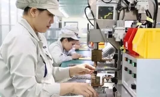 Why does VCCI propose to keep the list of conditional industries and occupations at the law level?