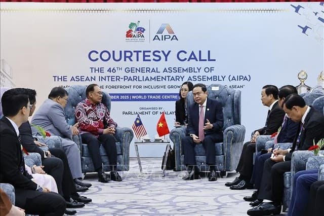 Top Legislator Meets Malaysian Prime Minister Anwar Ibrahim