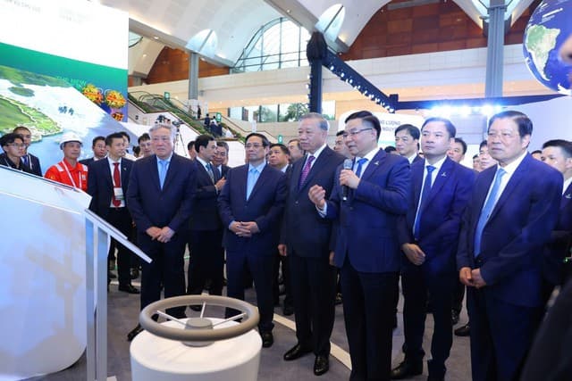 General Secretary To Lam urges Petrovietnam to take pioneering role in energy transition