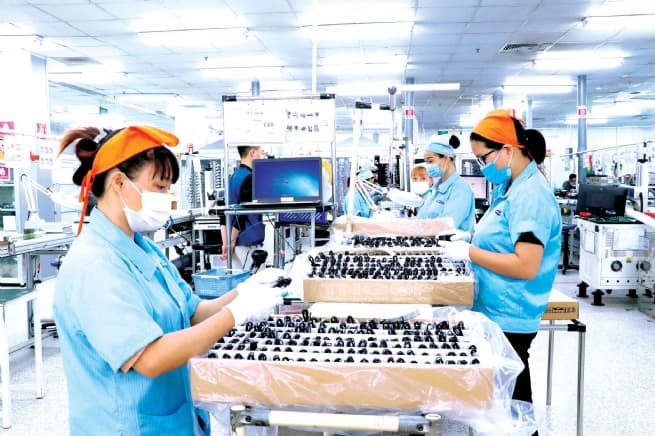 Vietnam Aims for Self-Reliant, Strong Industry