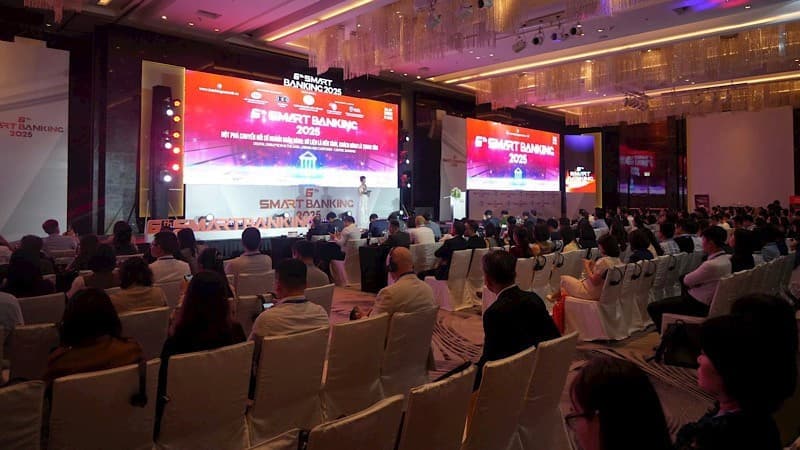 Smart Banking 2025 highlights data and customer focus