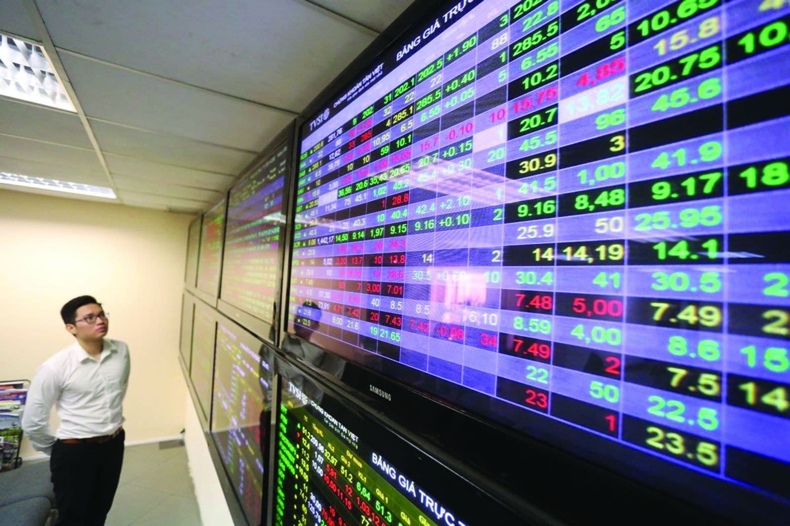 Why global funds keep selling Vietnam stocks ahead of market upgrade