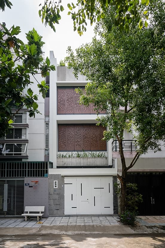 Skewed house design allows more light, creates more space