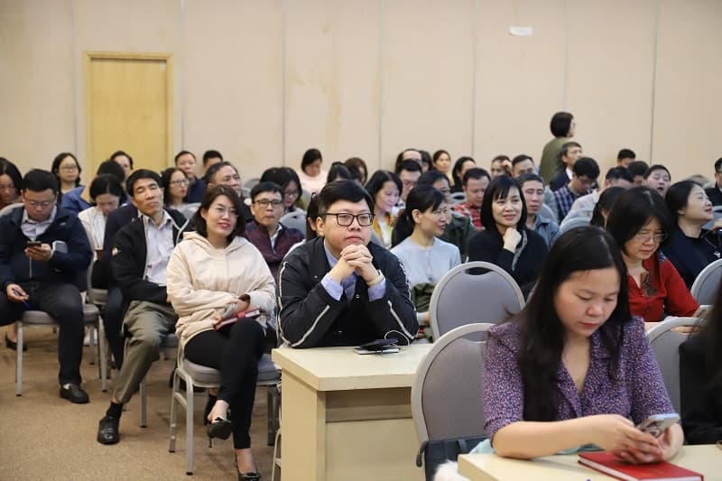 Party Committee of the Vietnam Chamber of Commerce and Industry studies, grasps, and implements Resolution No. 79 and Resolution No. 80