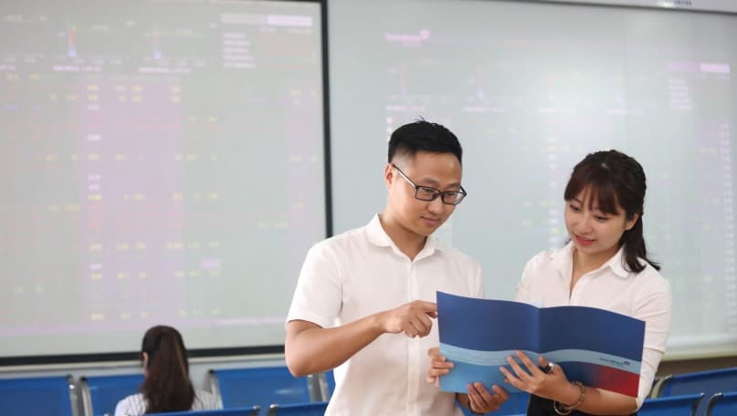 Short-term risks persist: What investment strategy should investors adopt?