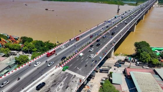 Hanoi cuts $4.48 bln from gigantic Red River boulevard project