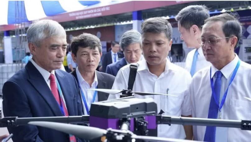 Low-altitude economy opens up new growth opportunities