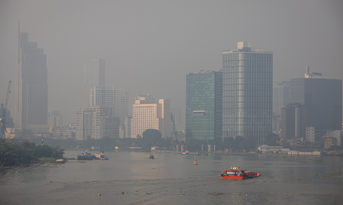 Haze envelops Saigon again as air pollution reaches hazardous levels